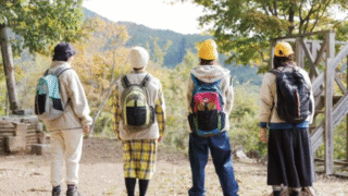 ランドネWEB「秋を探しに出かけよう。低山ハイク＆ピクニック［ハイキング編］｜ランドネ×チャムス＃外遊び部」